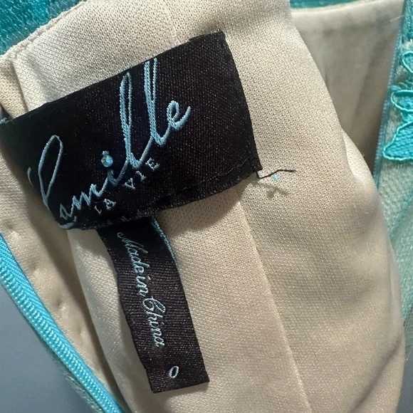 Women’s dress size 0. Aqua/teal lace with Nude underlay. Ribbon bow belt. - Picture 2 of 5